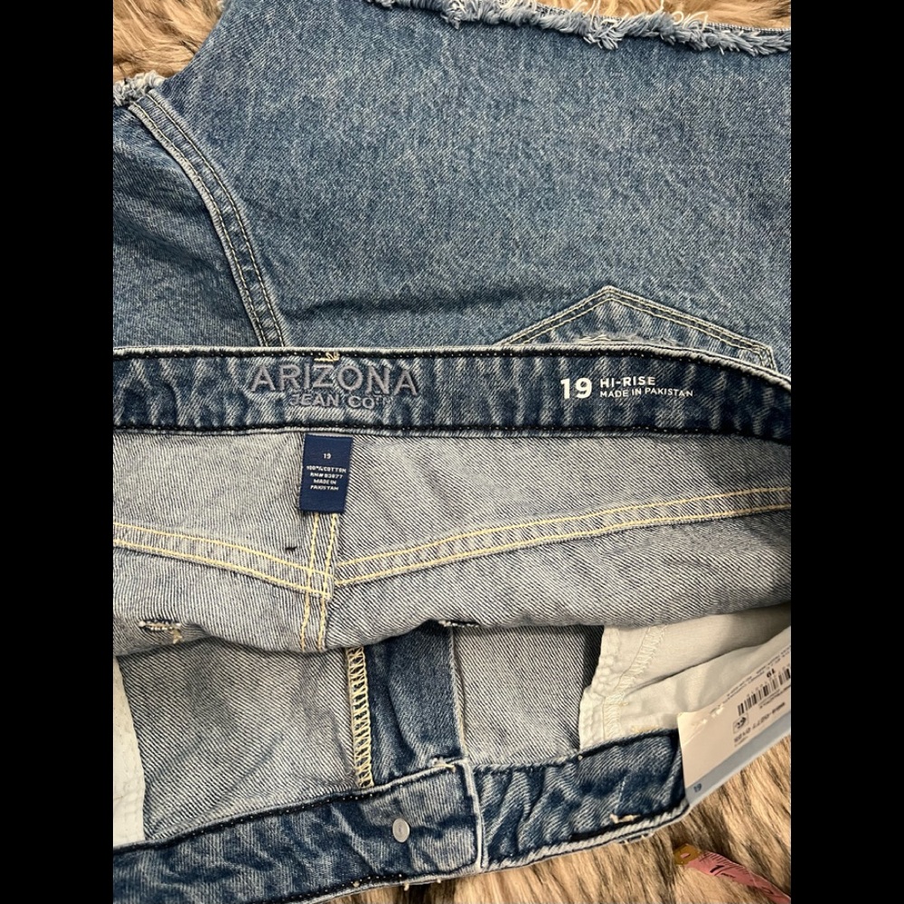 Arizona & Co Hi-Rise Shortie Shorts-Juniors NWT Size 19 - Picture 9 of 14